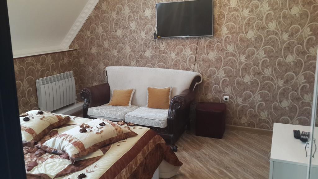 Edemi Hotel Кутаиси Экстерьер фото