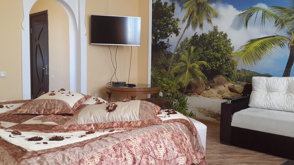 Edemi Hotel Кутаиси Экстерьер фото